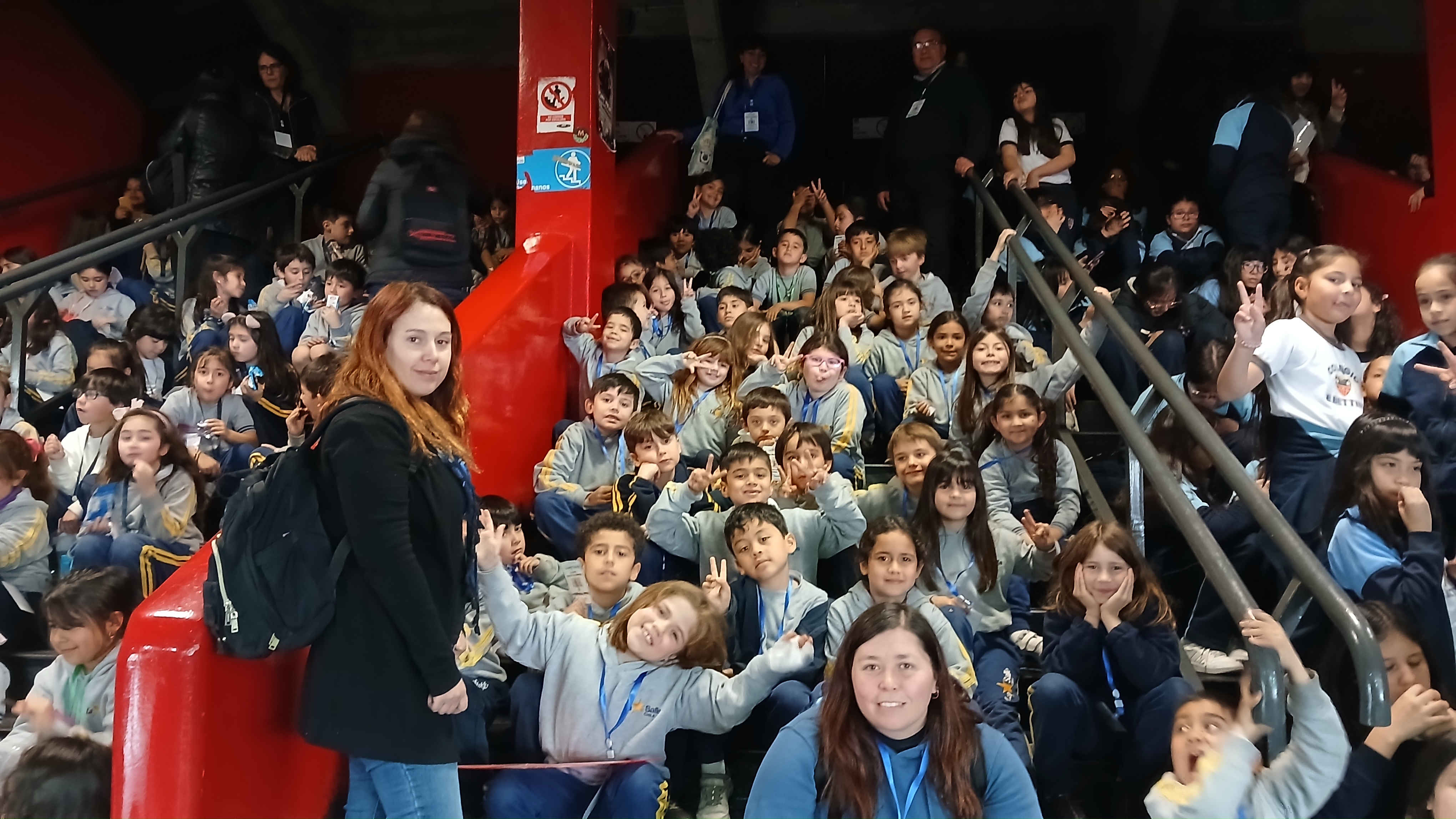 ESTUDIANTES DE 1° Y 2° BÁSICO DISFRUTARON DE LA OBRA 'DRAGONES'