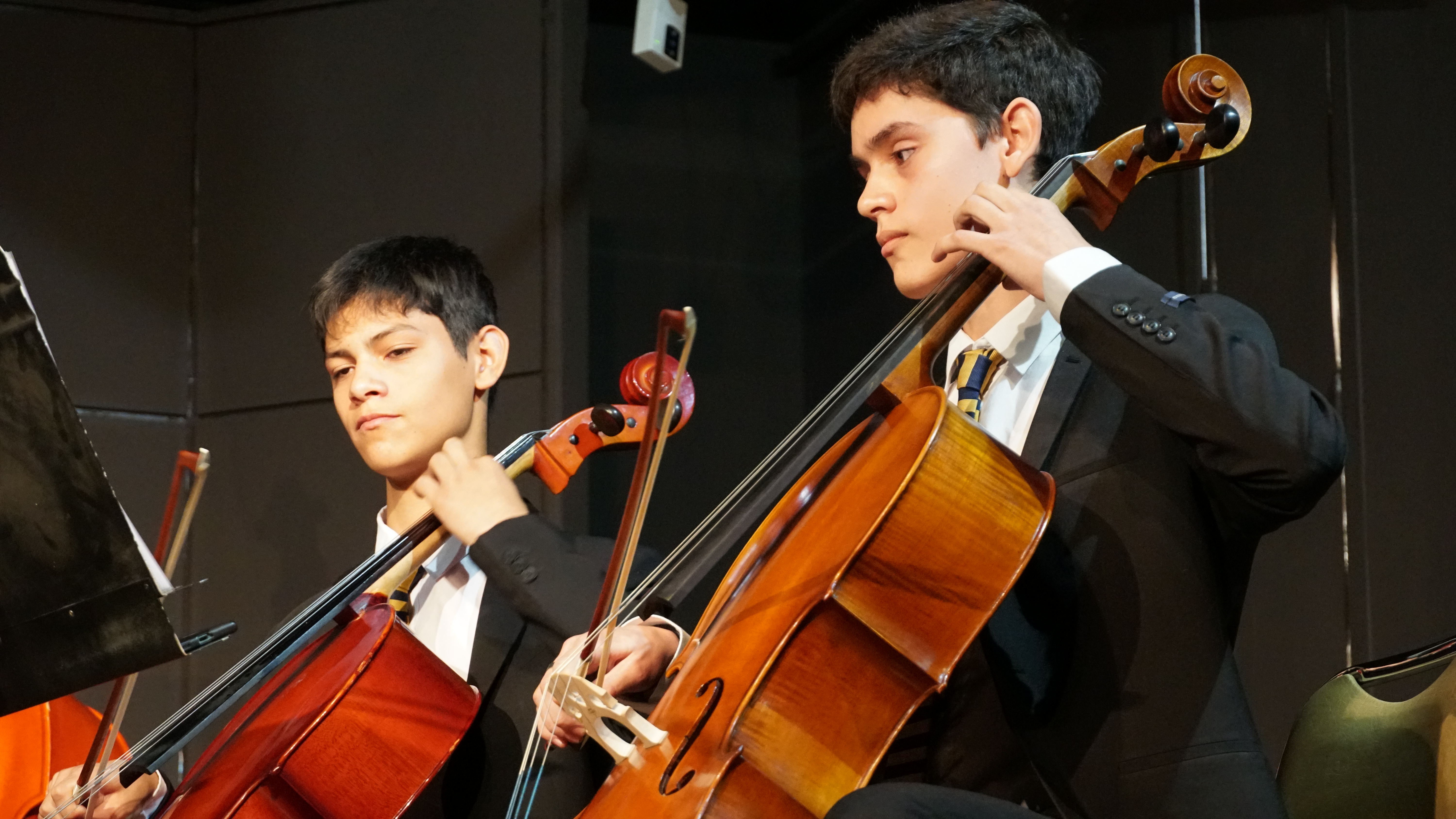 LA ORQUESTA DE CÁMARA DEL COLEGIO NOCEDAL VISITA A NUESTROS PÁRVULOS