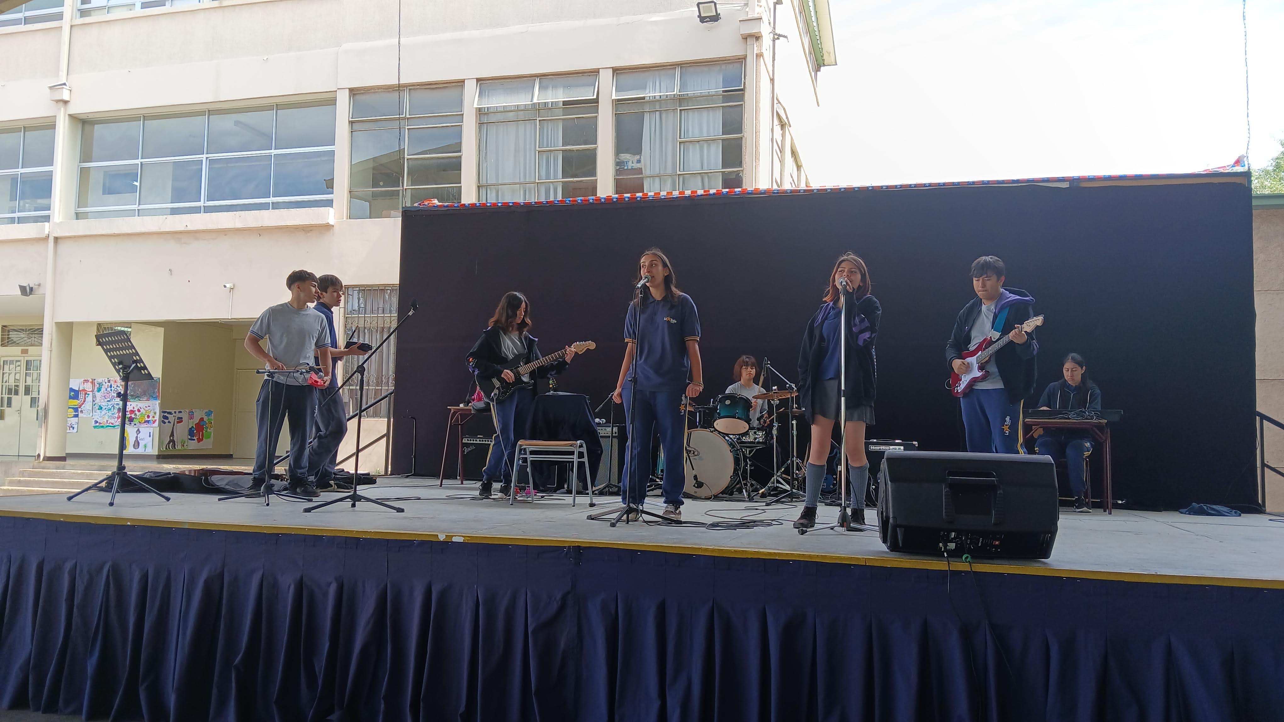 NUESTROS MÚSICOS FUERON INVITADOS AL ENCUENTRO DE BANDAS DEL INSTITUTO LA SALLE