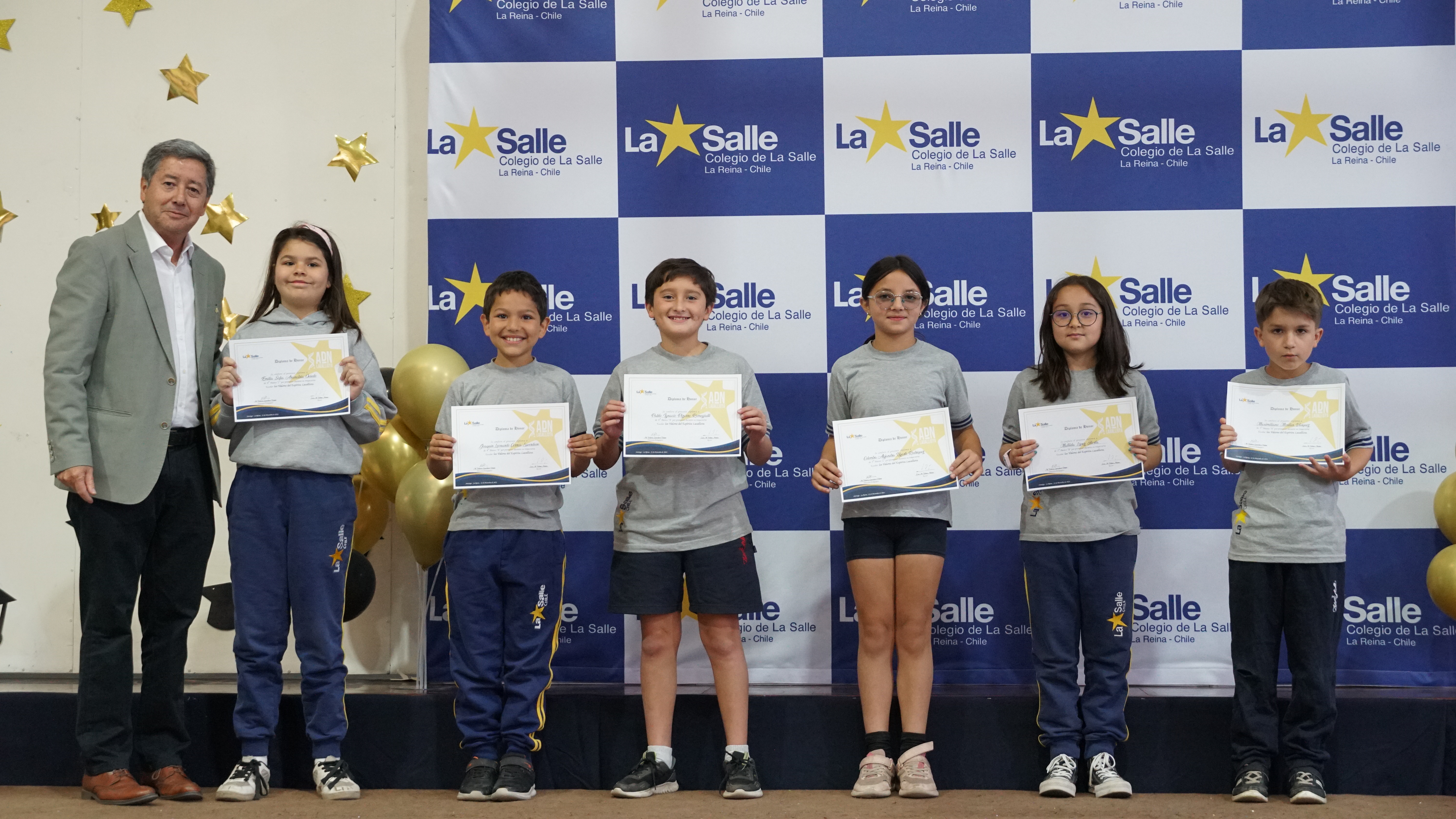 CEREMONIA DE PREMIACIÓN: RECONOCIMIENTO A NUESTROS ESTUDIANTES