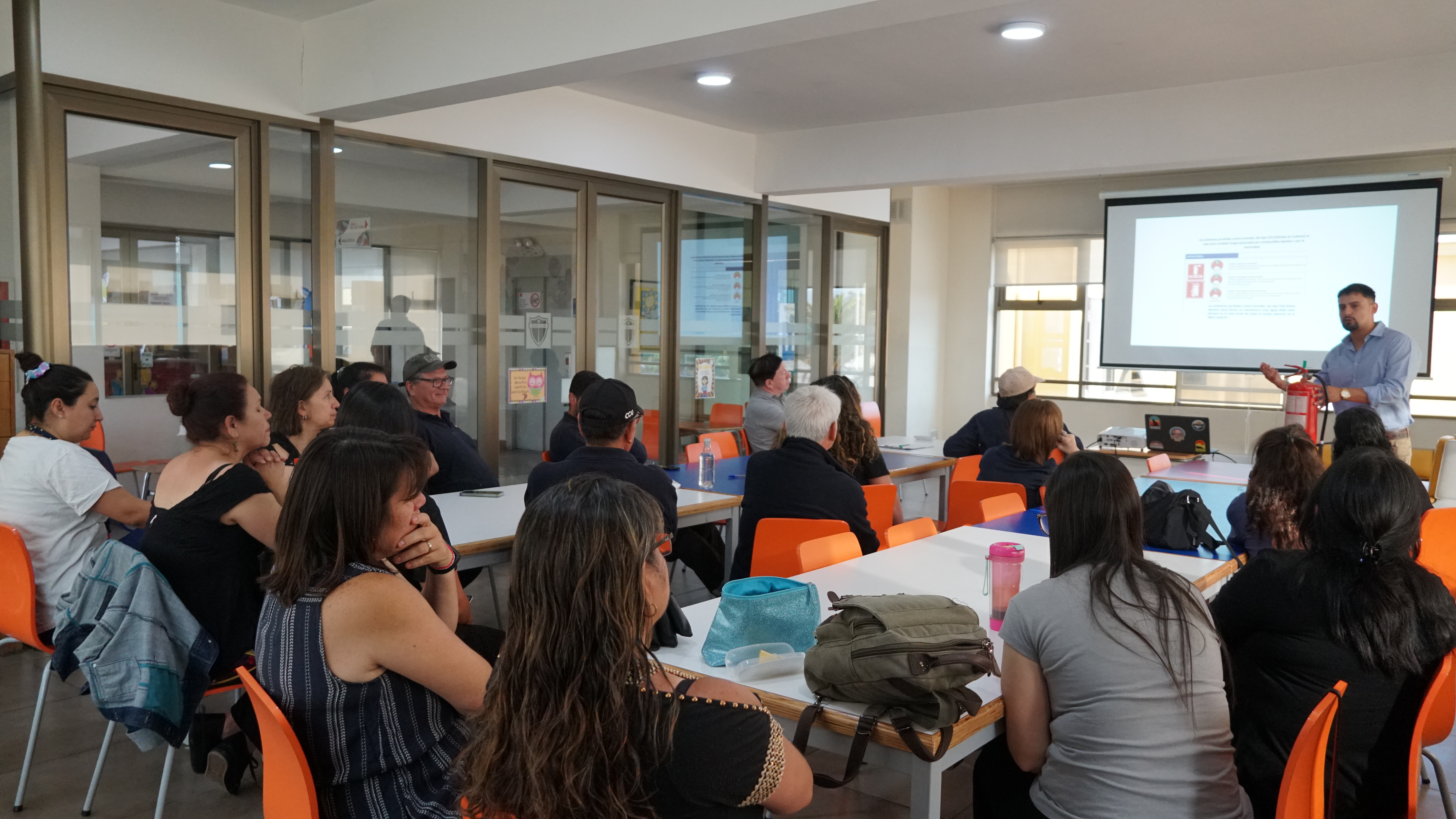 CAPACITACIÓN SOBRE USO DE EXTINTORES