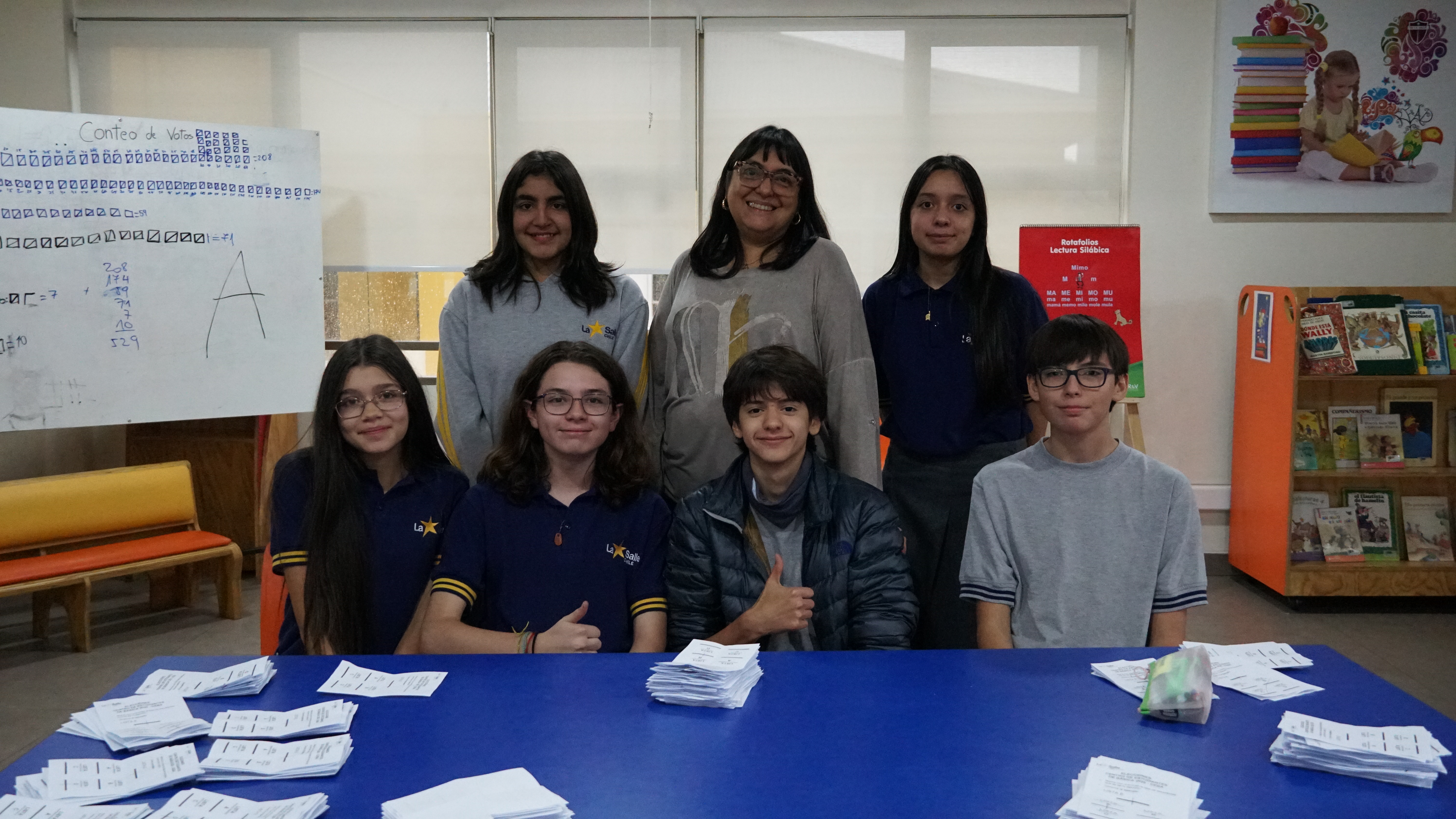 NUESTROS ESTUDIANTES DE BÁSICA VOTARON PARA ELEGIR A SUS REPRESENTANTES