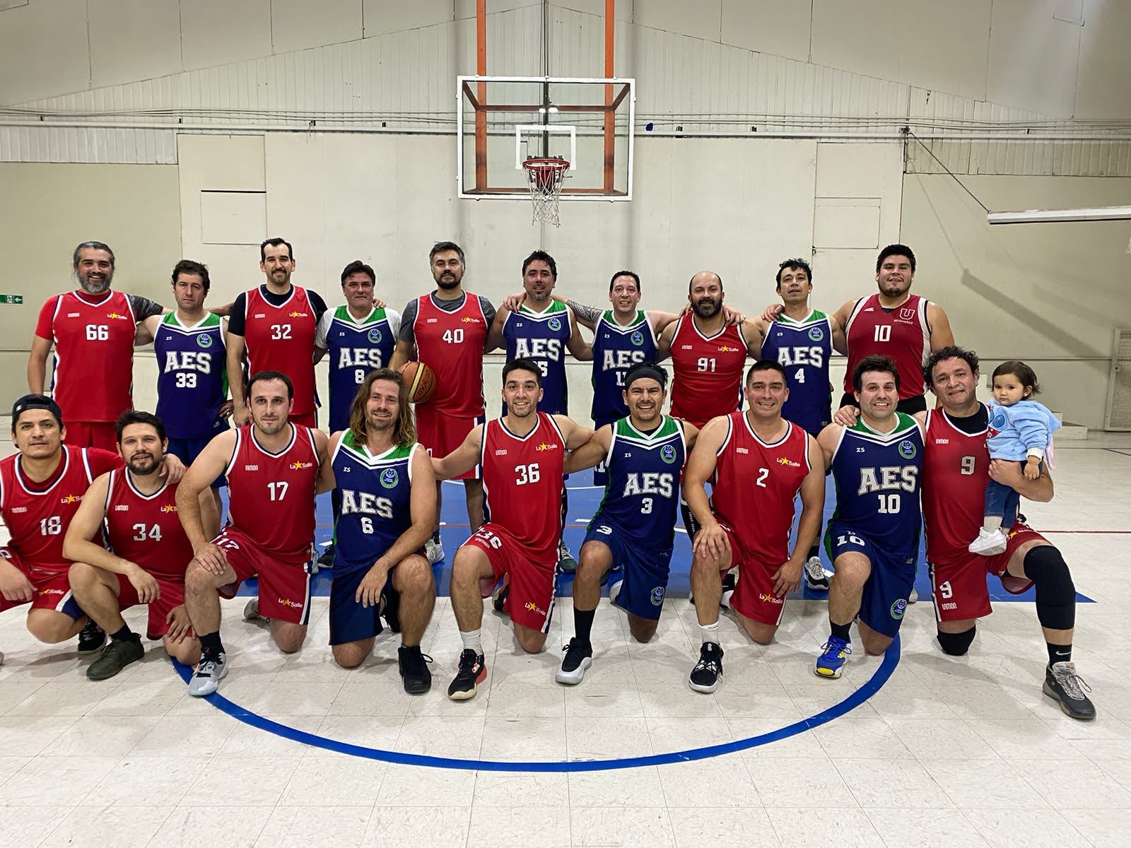 LES TRAEMOS NOTICIAS DEL EQUIPO DE BÁSQUETBOL DE EX ALUMNOS Y APODERADOS DE NUESTRO COLEGIO