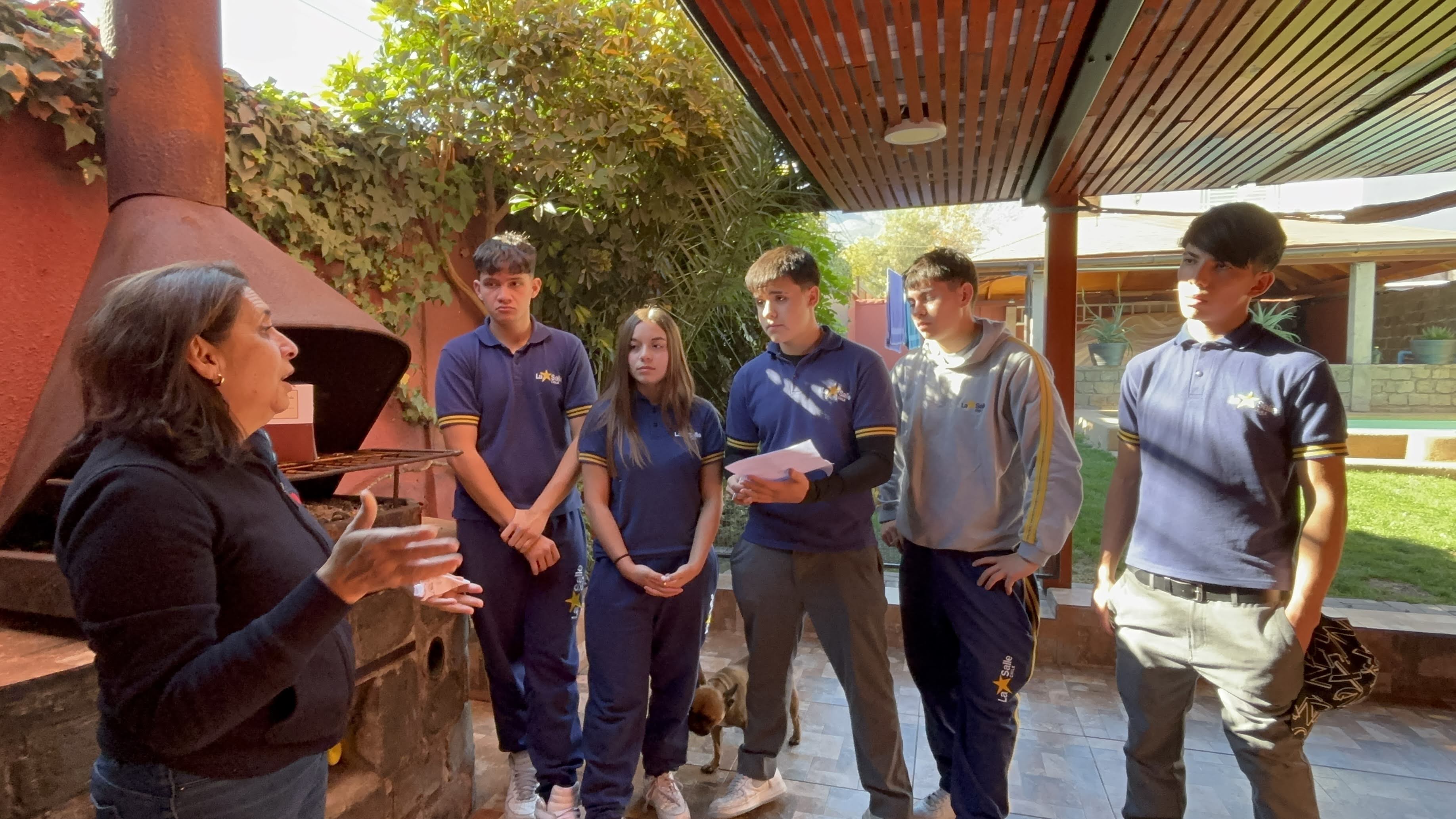 ESTUDIANTES REALIZAN ENRIQUECEDORA SALIDA PEDAGÓGICA A TERRENO