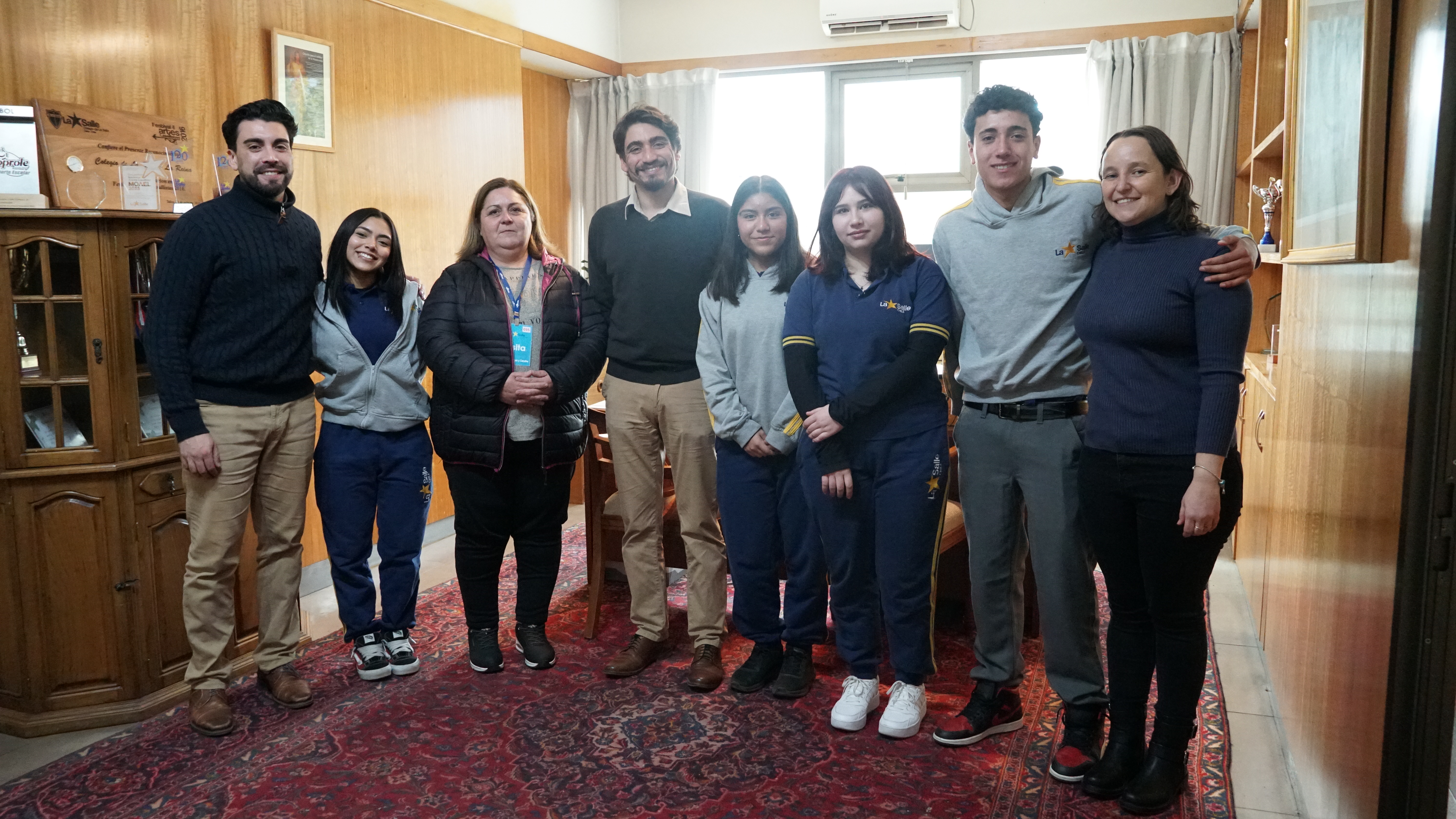 CON LA ENTREGA DEL 'KIT DE ECONOMÍA LOCAL', FINALIZA PROYECTO DEL ELECTIVO DE ECONOMÍA Y SOCIEDAD