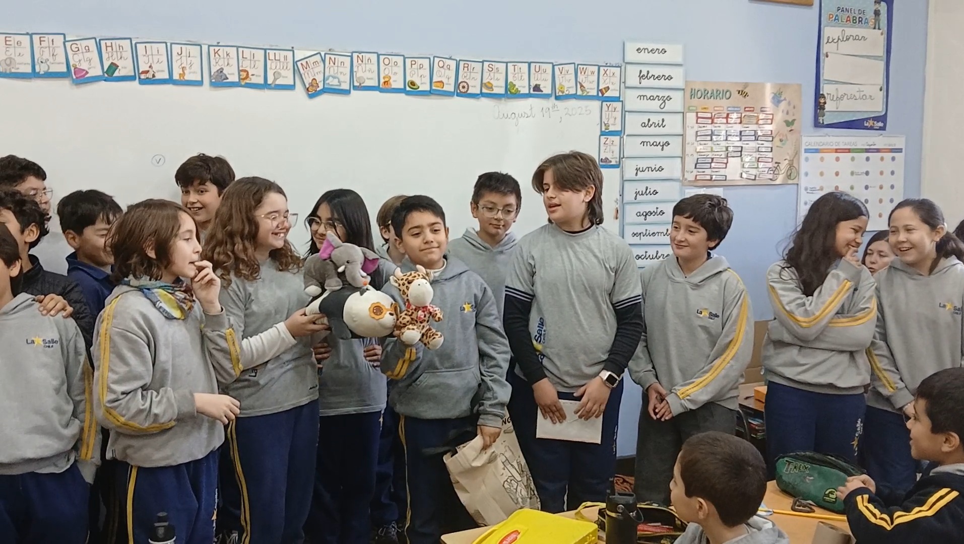 COMENZÓ LA ENTREGA DE LOS PRESENTES AL 'AMIGO SECRETO SOLIDARIO'