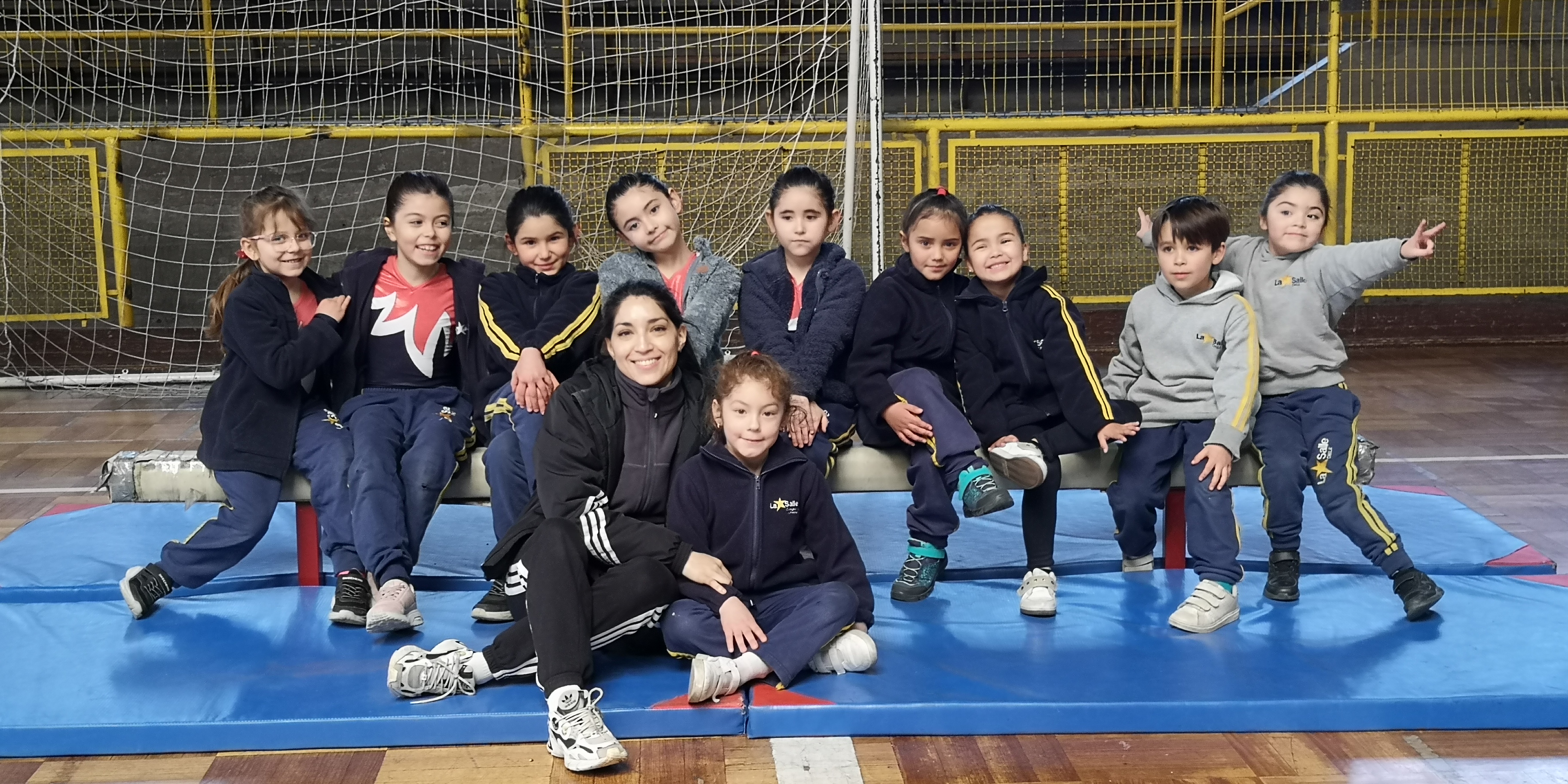 ¡TALENTOSAS NUESTRAS GIMNASTAS!