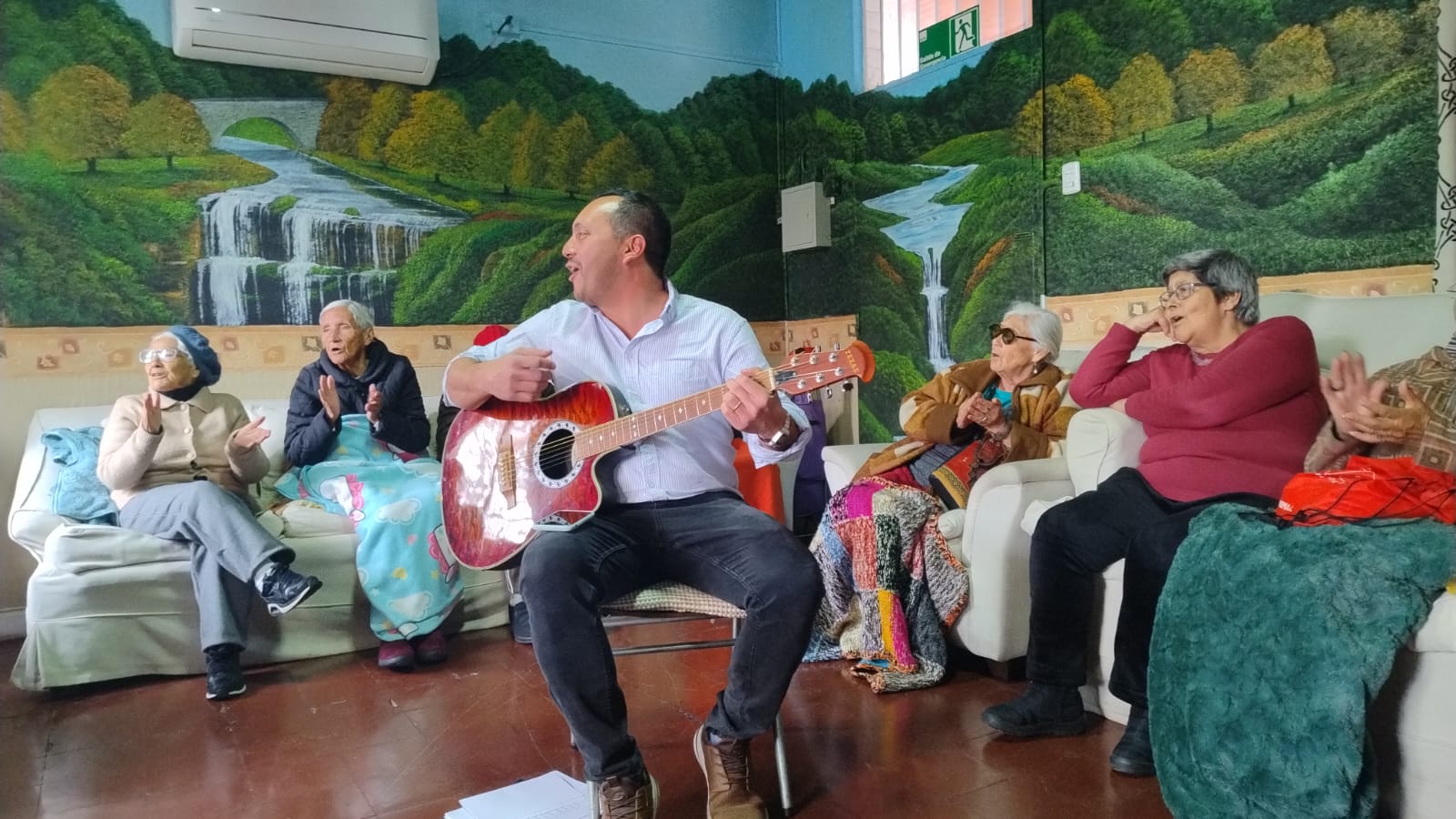 APODERADOS VISITARON EL CENTRO ABIERTO PADRE DAMIÁN DE MOLOKAI