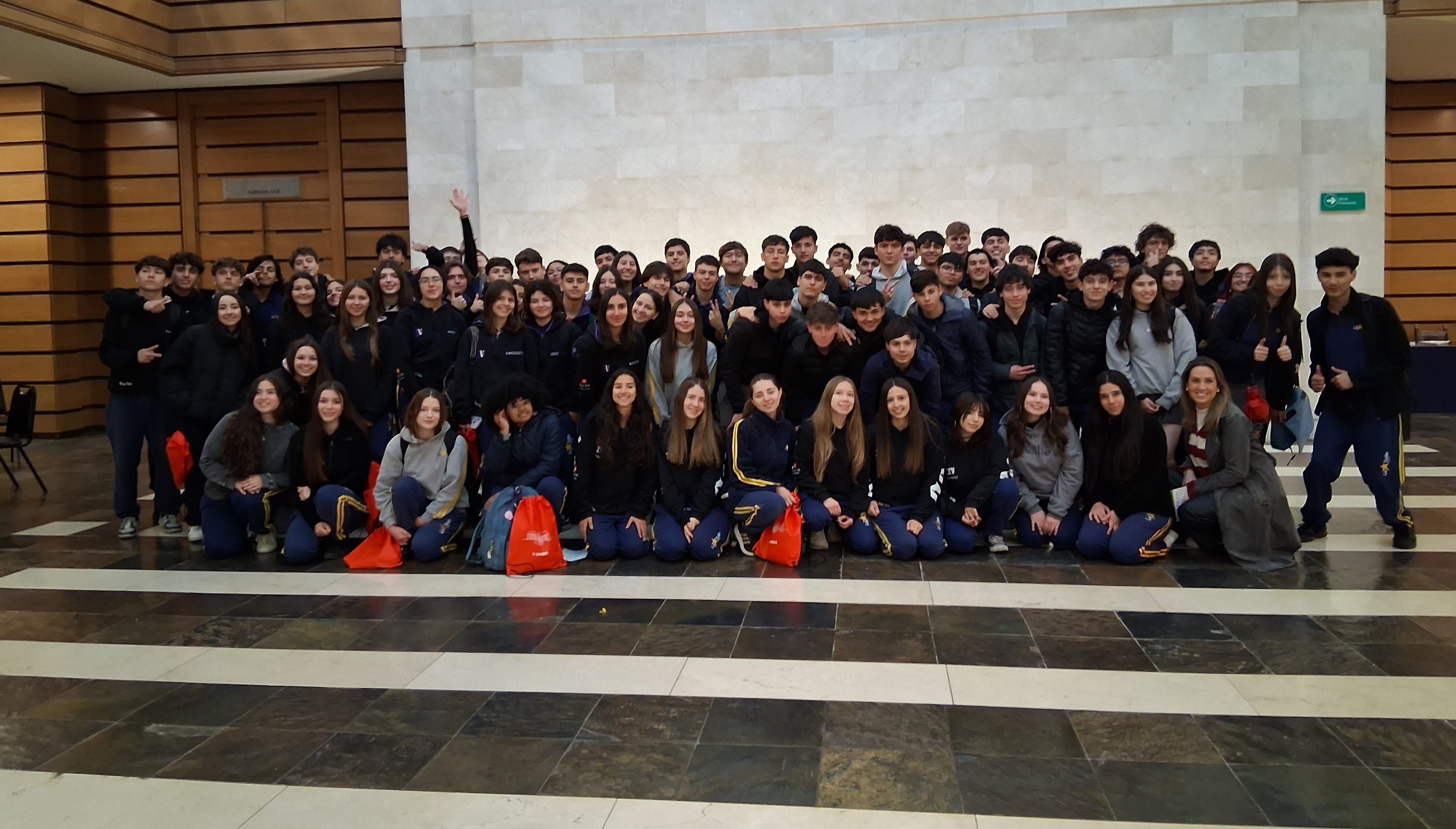 NUESTROS IV° MEDIOS VISITAN LA UNIVERSIDAD DE LOS ANDES