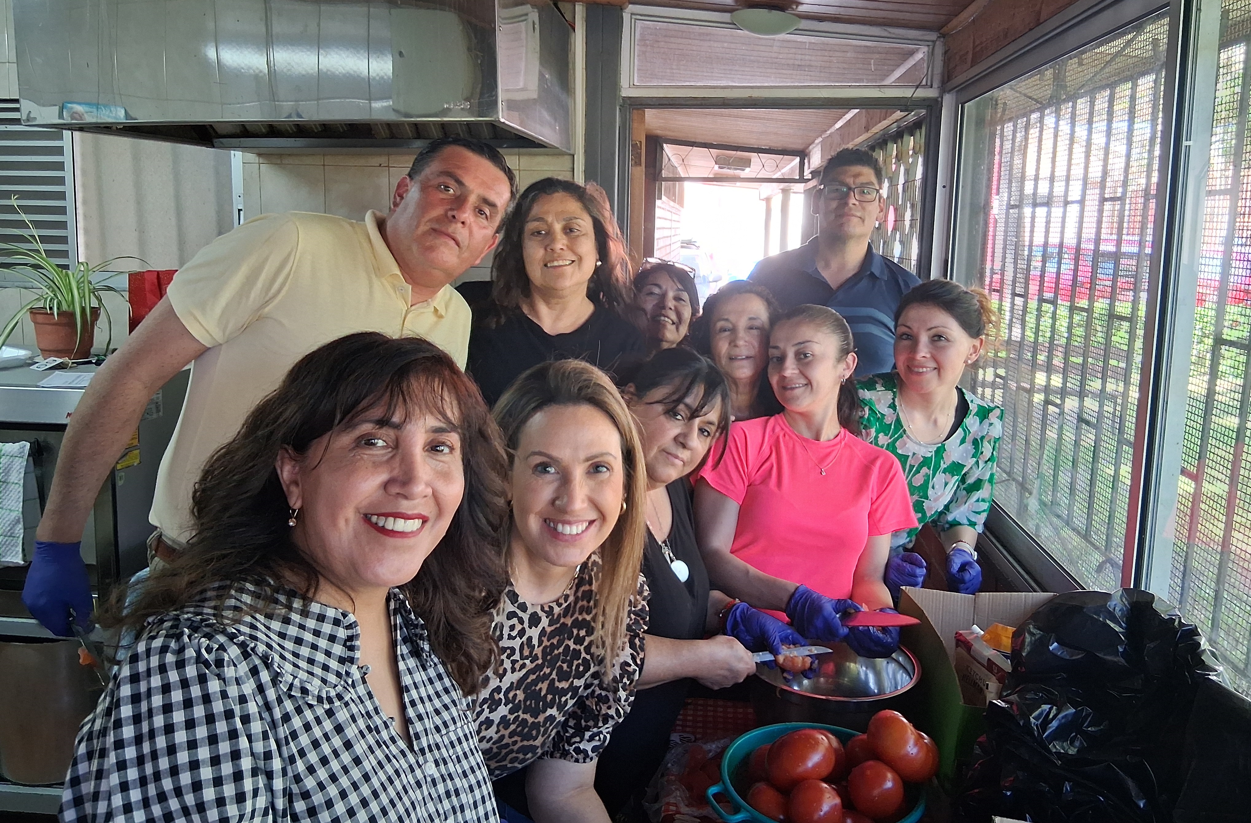 SEGLARES LASALLISTAS COMPARTIERON UNA TARDE EN EL COMEDOR SOLIDARIO