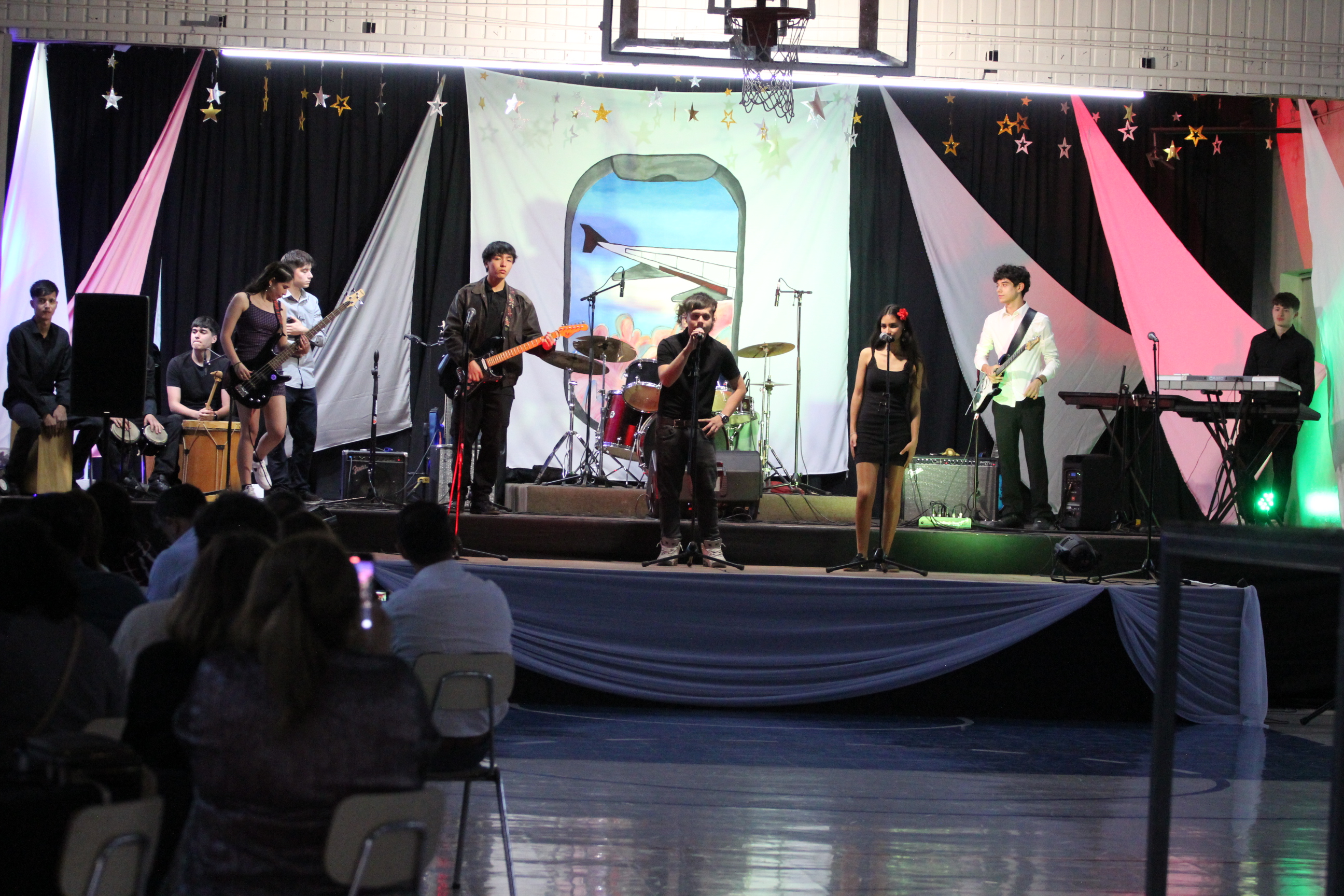 ARTE, MÚSICA Y EMOCIÓN EN LA HERMOSA VELADA ARTÍSTICA 2025