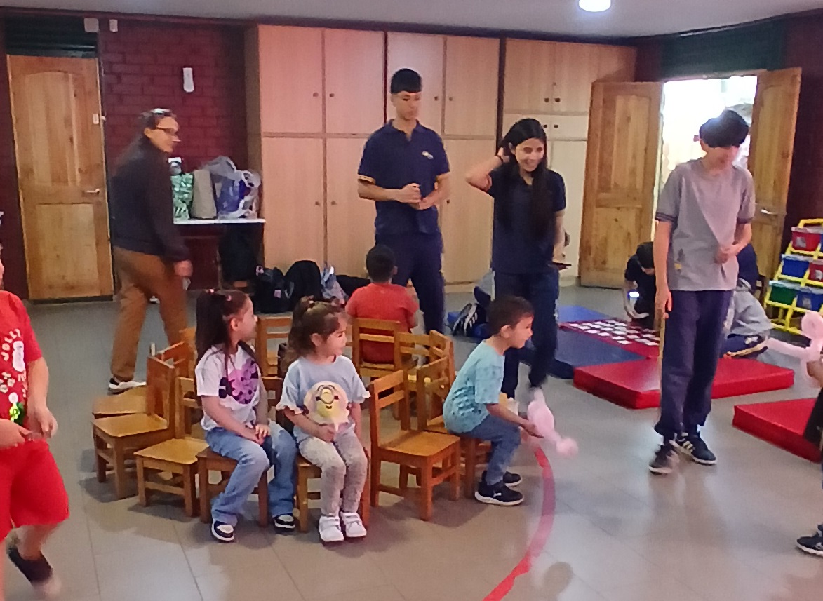 ESTUDIANTES DE 7°B COMPARTEN UNA SIGNIFICATIVA SALIDA SOLIDARIA