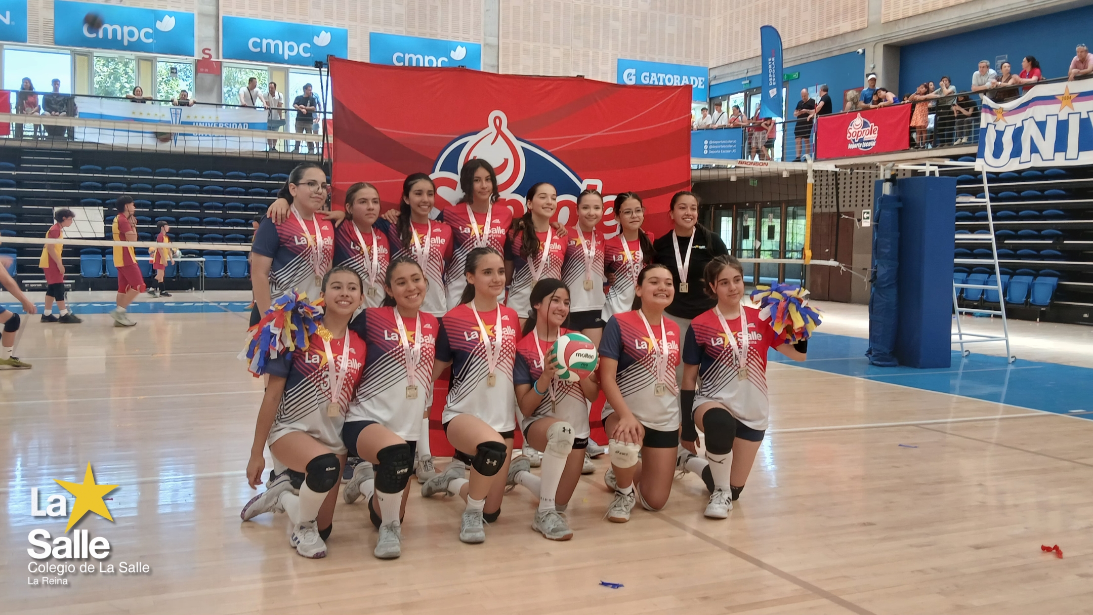 ¡MEDALLA DE ORO PARA NUESTRAS MINI VÓLEIBOL!