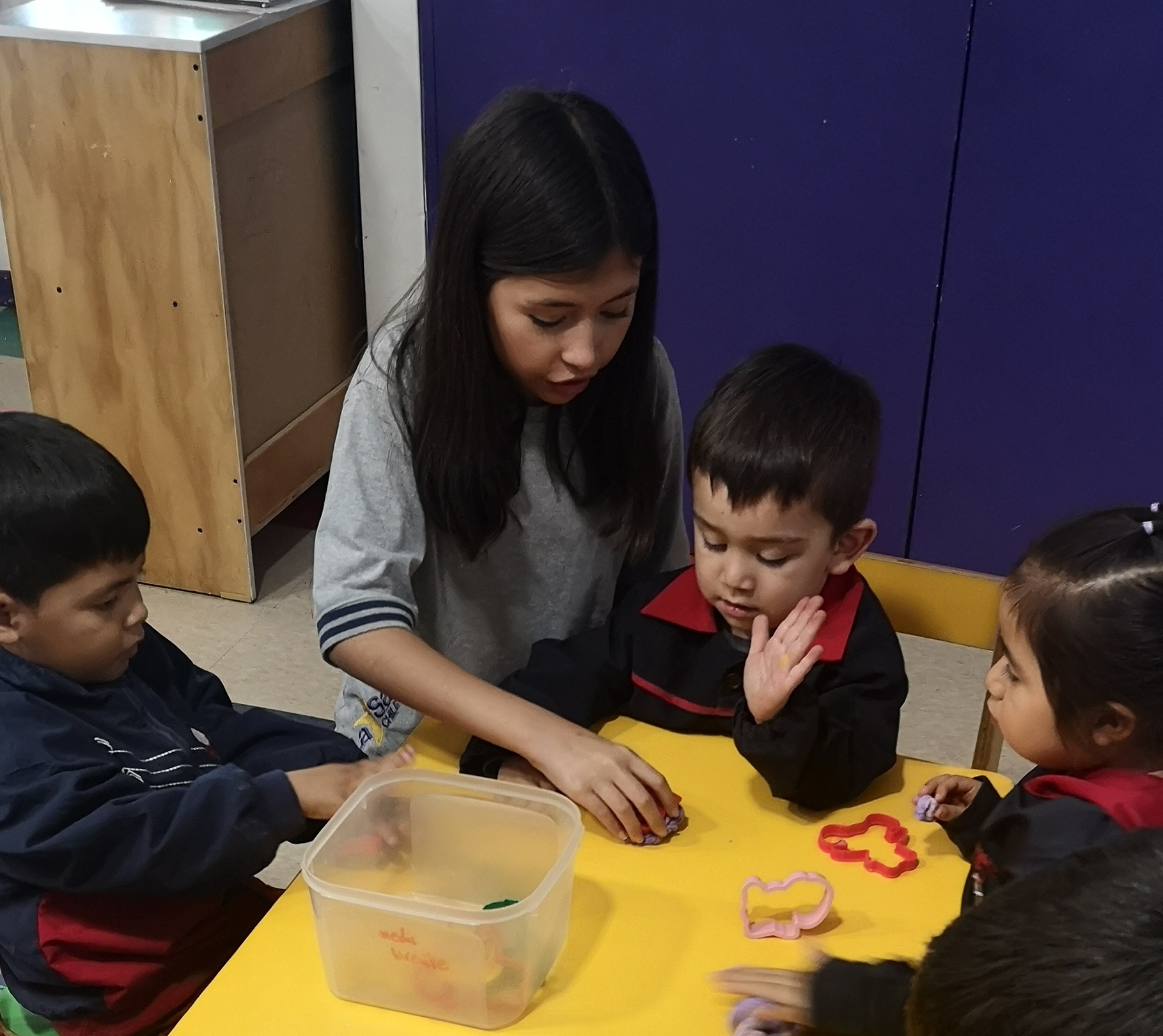 UNA JORNADA SOLIDARIA EN EL JARDÍN REINA DE LA PAZ