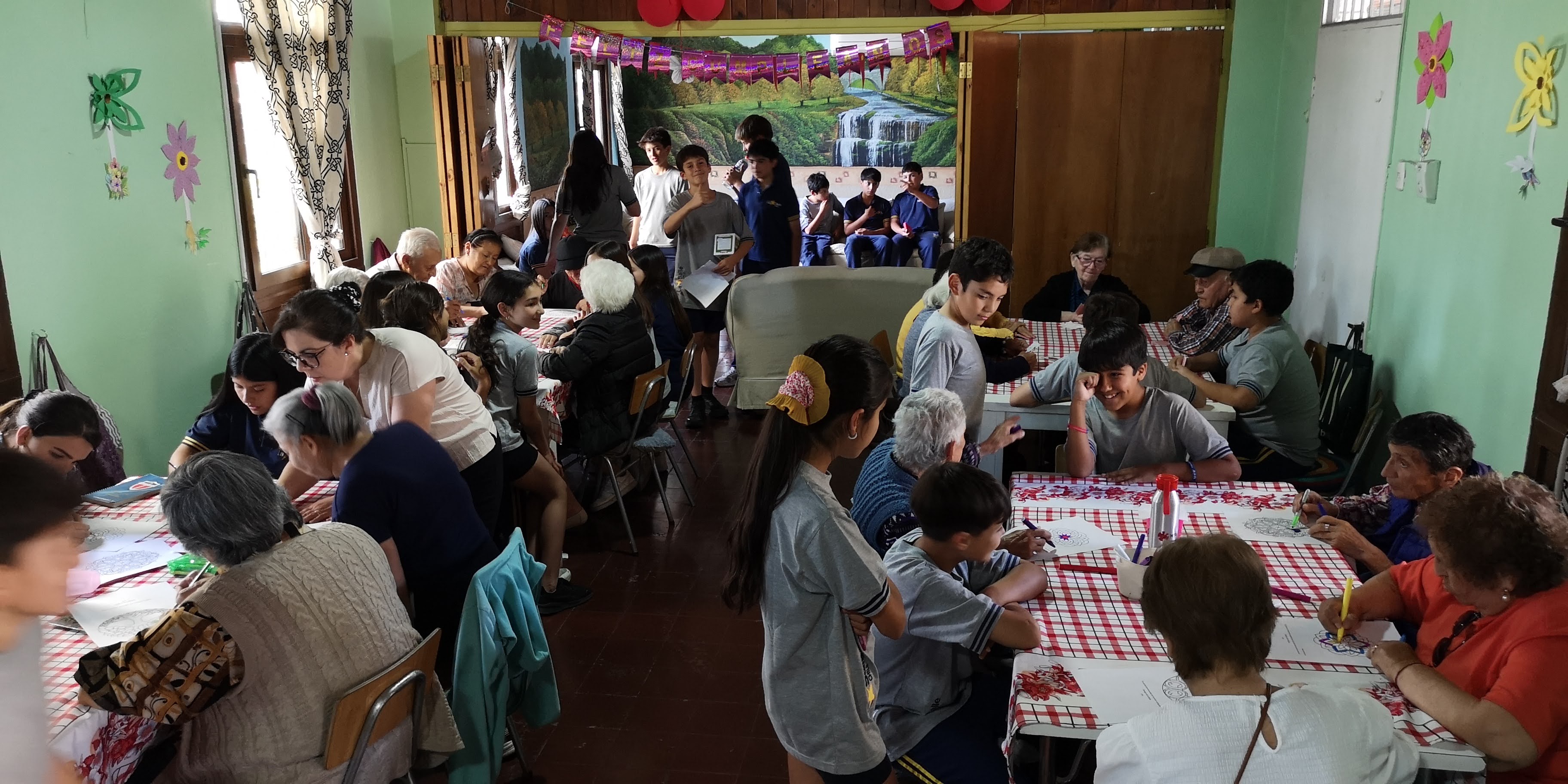 ESTUDIANTES DE 6°A COMPARTEN UNA TARDE ESPECIAL CON ADULTOS MAYORES