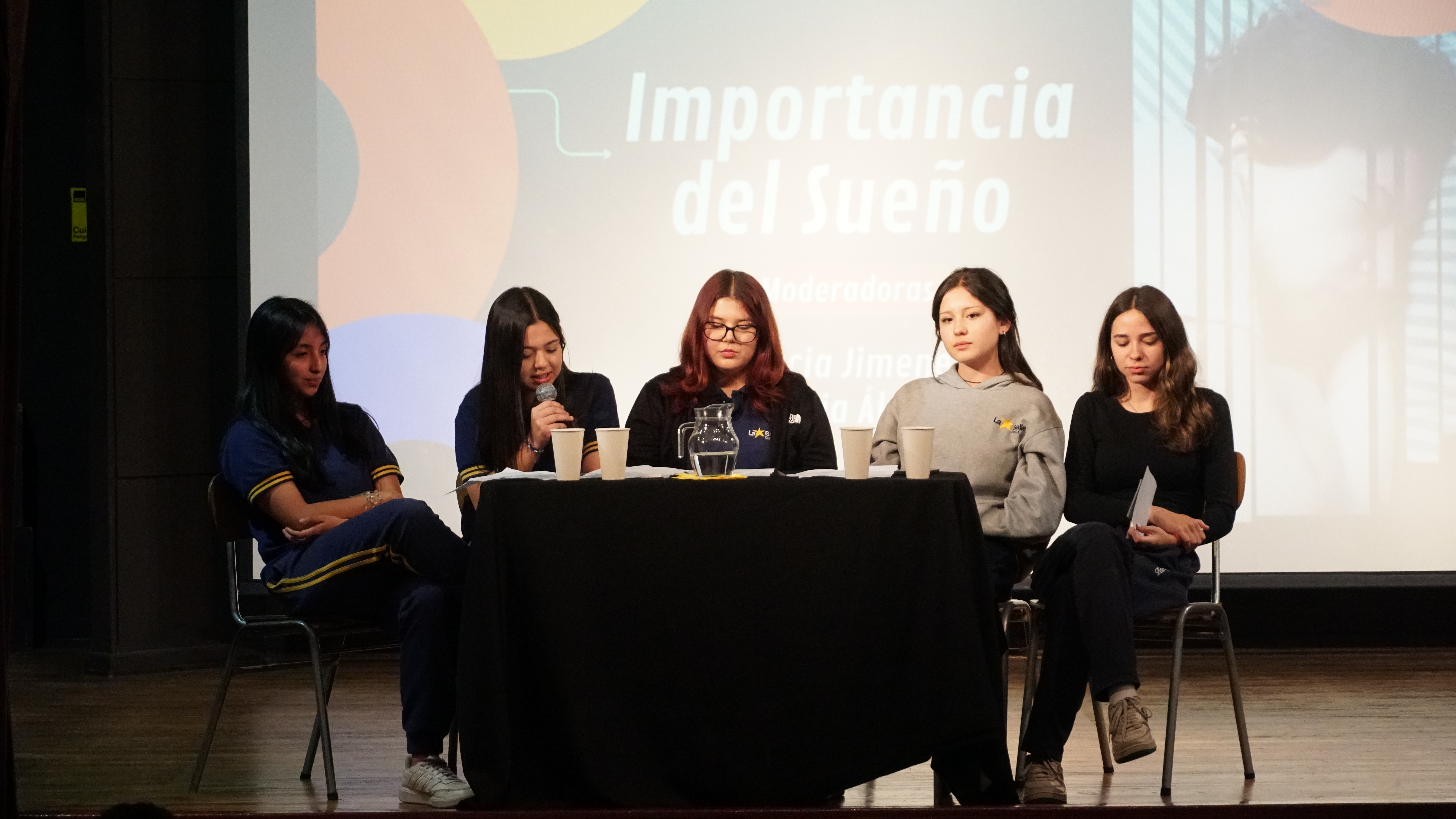ESTUDIANTES DE III° MEDIO REALIZARON UN PANEL DE EXPERTOS EN EL ELECTIVO DE LECTURA Y ESCRITURA