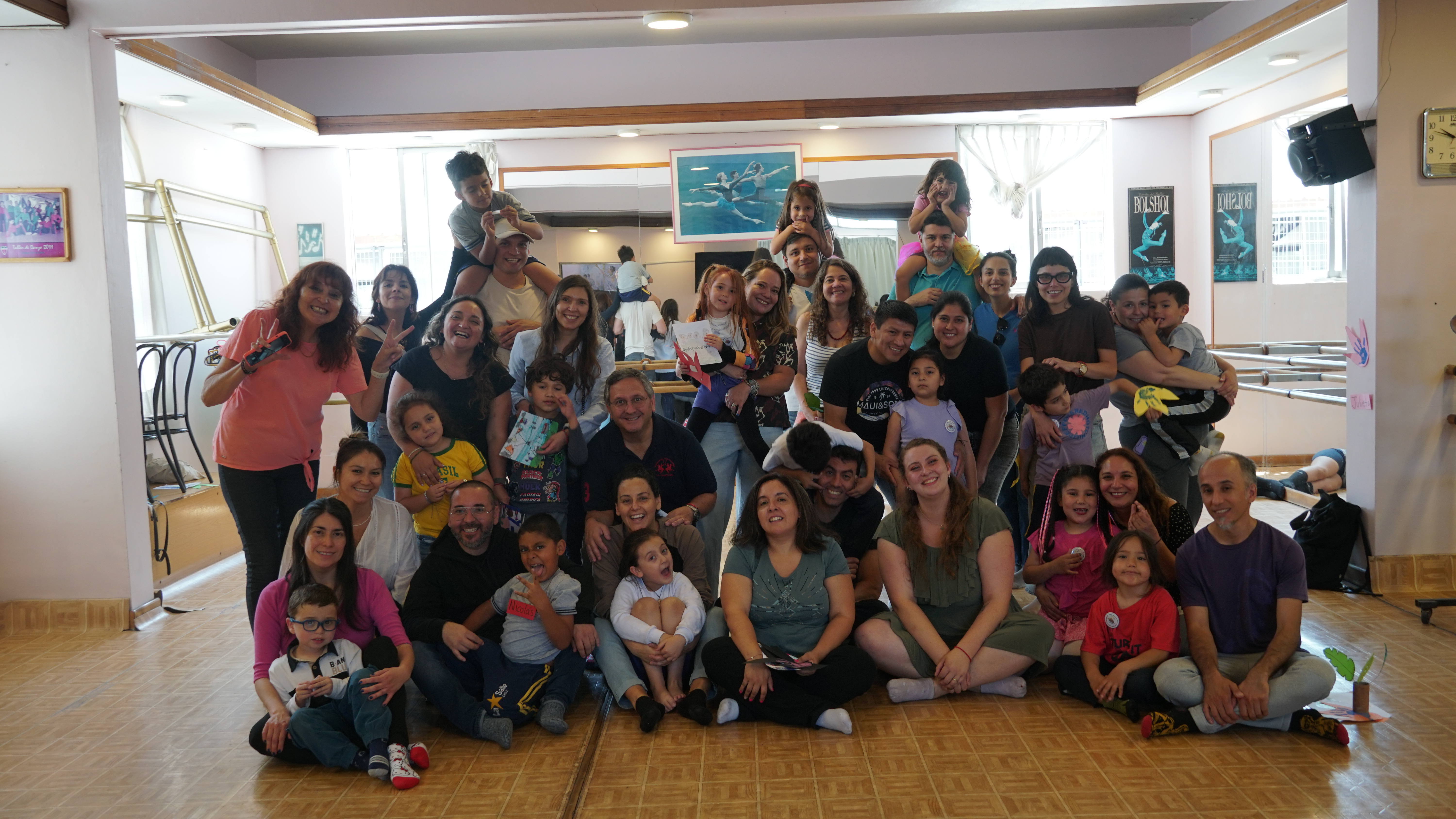 UN VIAJE A LA IMAGINACIÓN JUNTO AL DINOSAURIO DE TÉMPERA