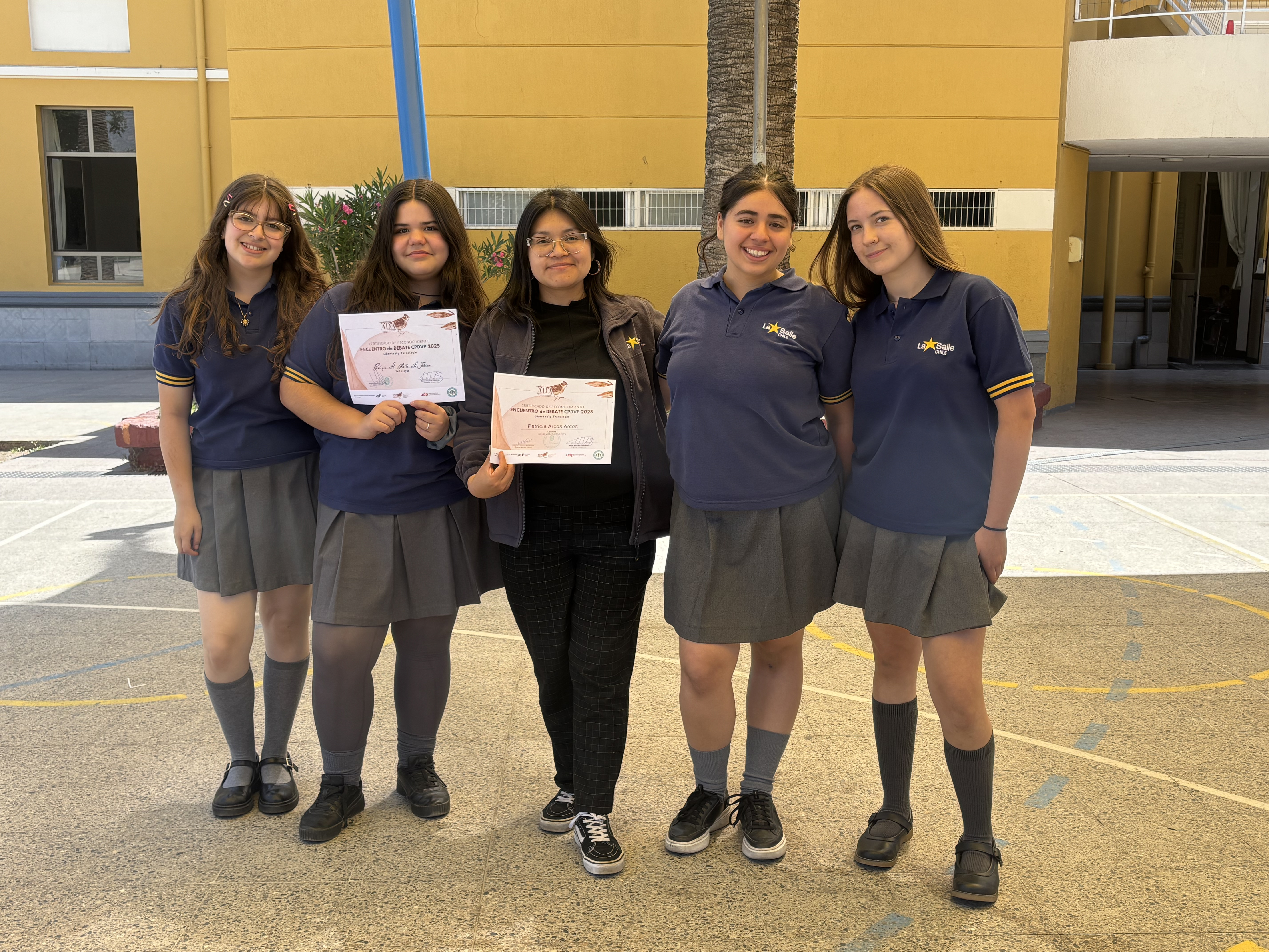 ¡PRIMER LUGAR EN DEBATE ESCOLAR PEDRO DE VALDIVIA!