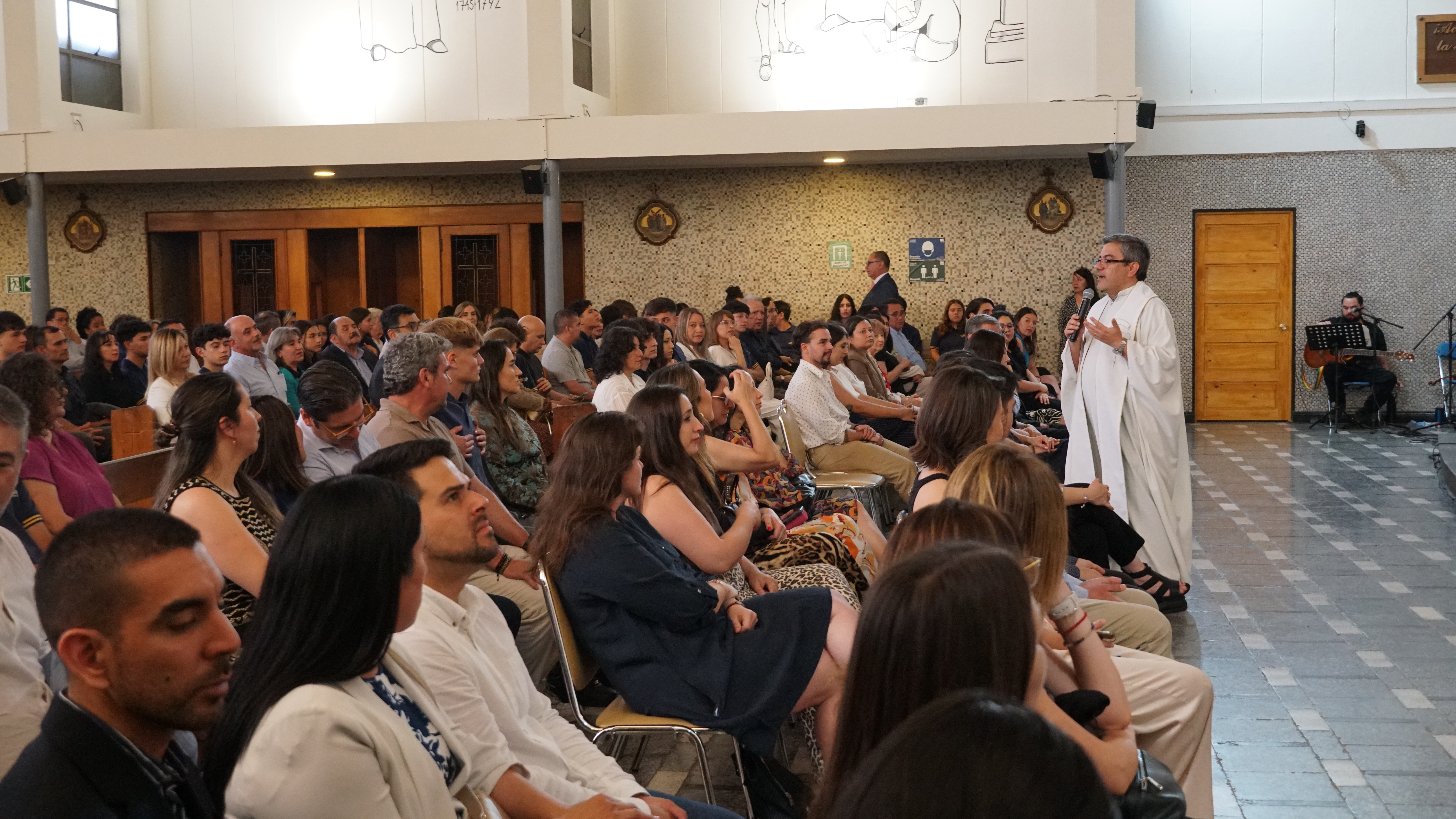 MISA DE ACCIÓN DE GRACIAS GENERACIÓN 2025