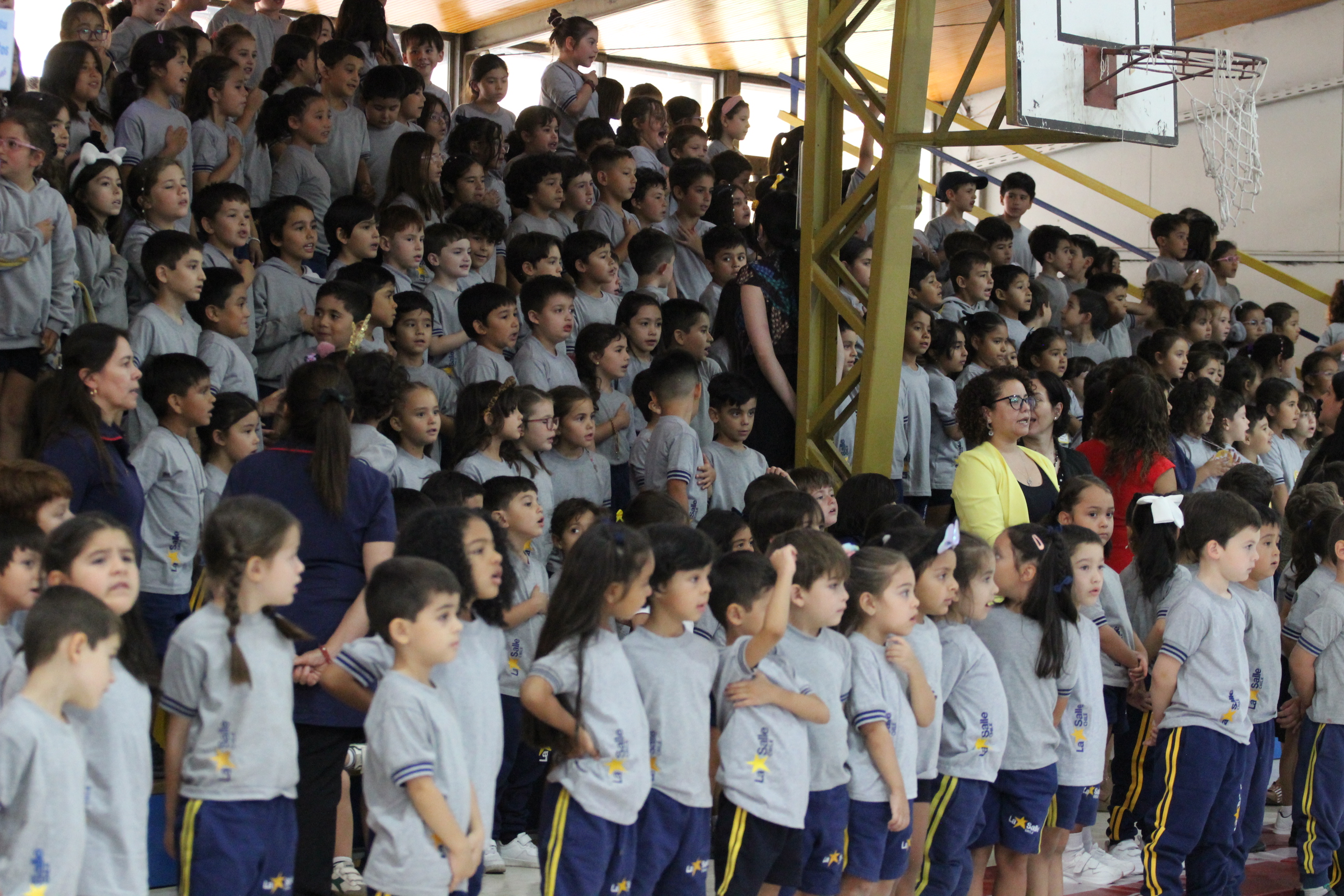 CEREMONIA DE EDUCACIÓN PARVULARIA Y EDUCACIÓN BÁSICA