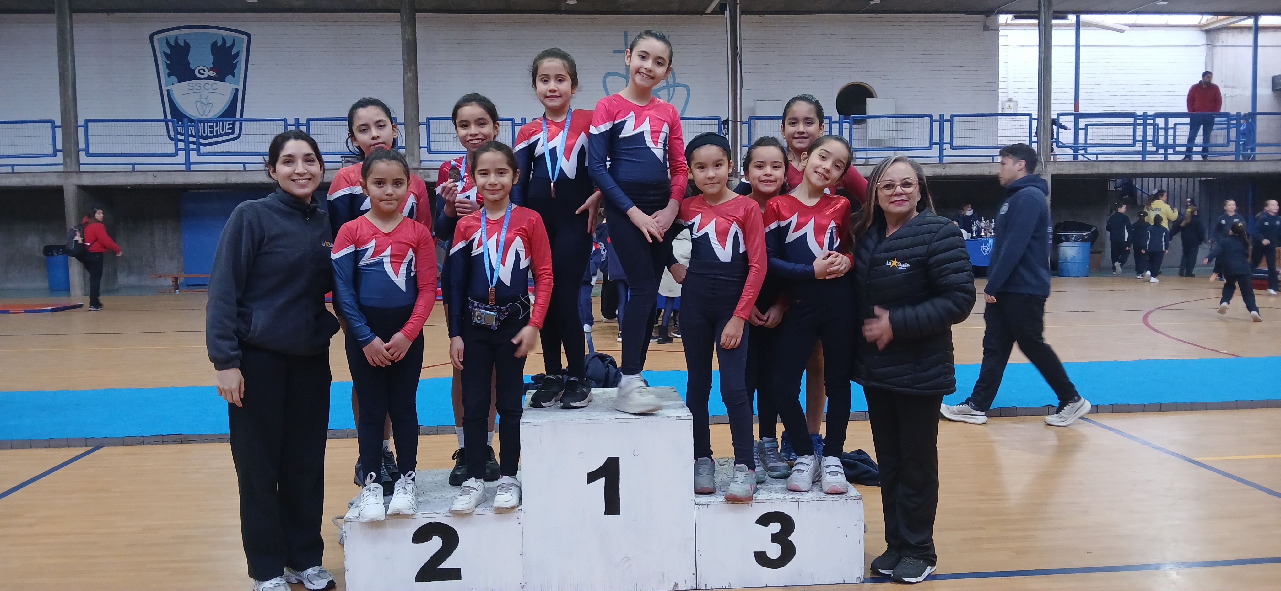 ¡FELICITACIONES A NUESTRAS GIMNASTAS!