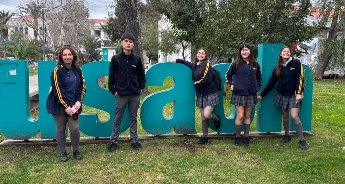 ORGULLOSOS DE NUESTROS REPRESENTANTES EN DEBATE USACH