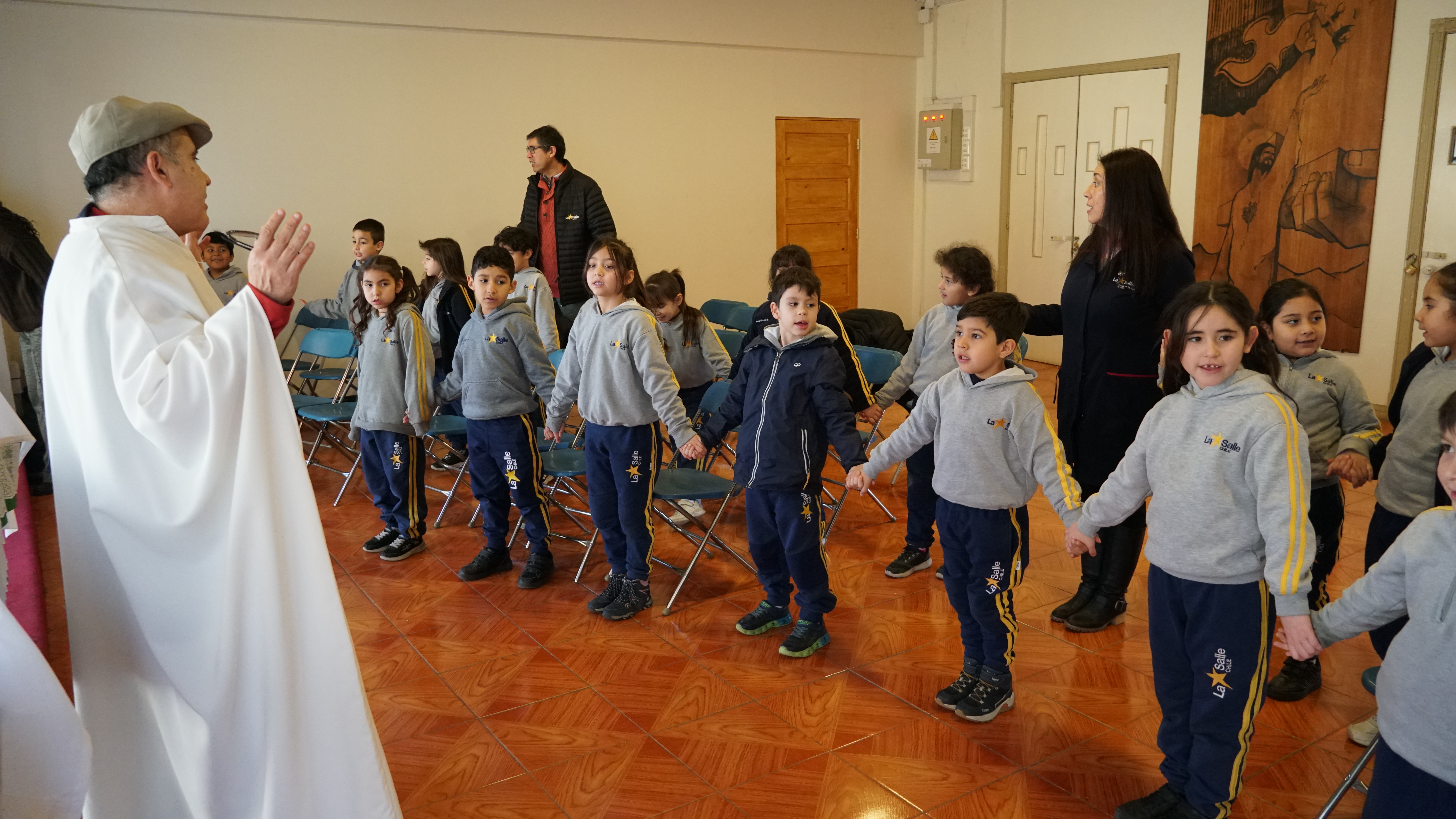 KÍNDER A, 1°C y II°B VIVEN SUS LITURGIAS Y MISA