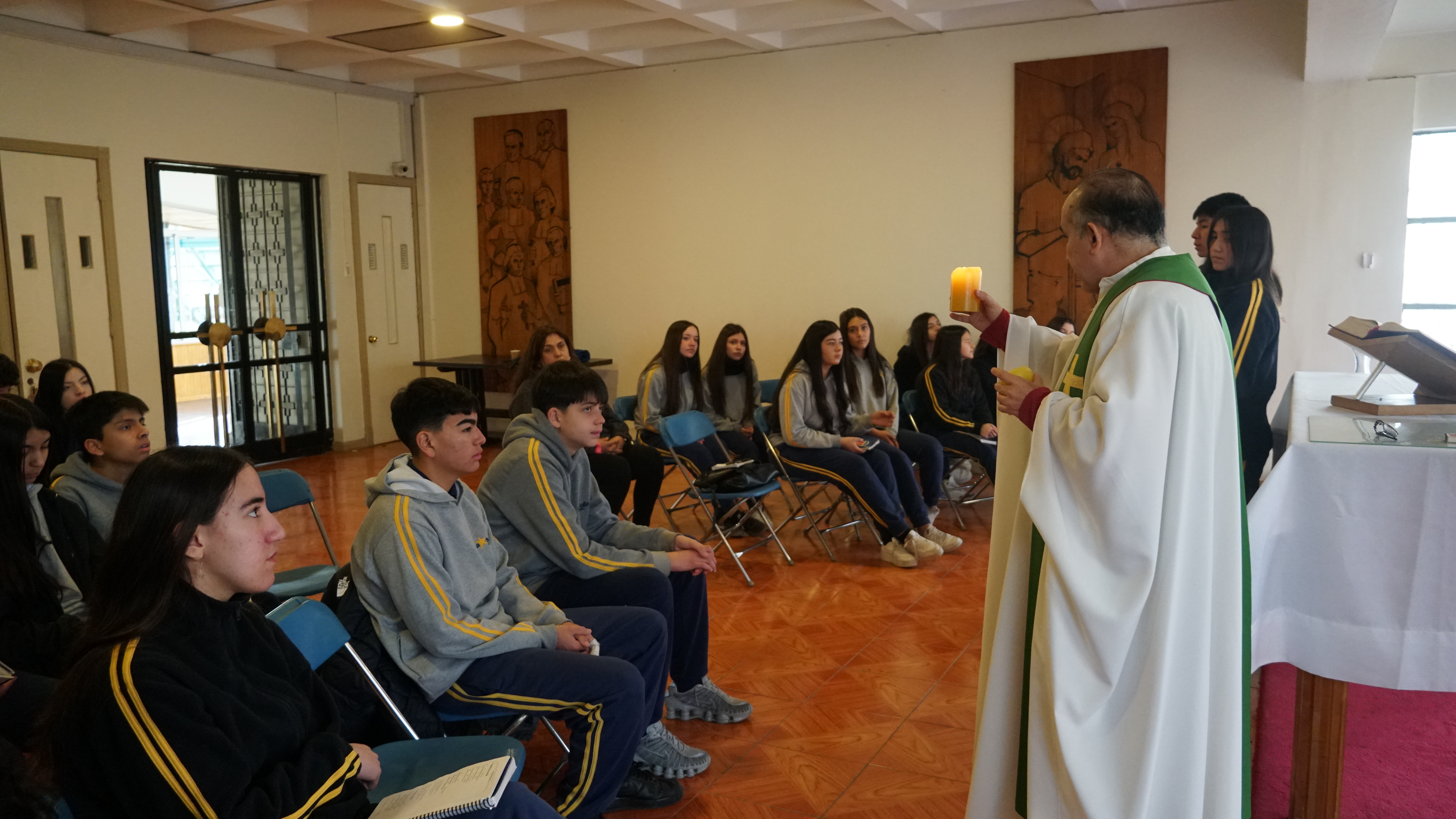 5° BÁSICO A Y I° MEDIO C CELEBRAN SU FE