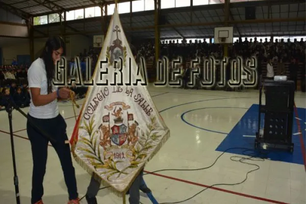 Acto valor mes noviembre “Democracia y Participación Ciudadana” 