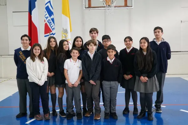 ASUNCIÓN DE MANDO CENTRO ESTUDIANTES DE BÁSICA