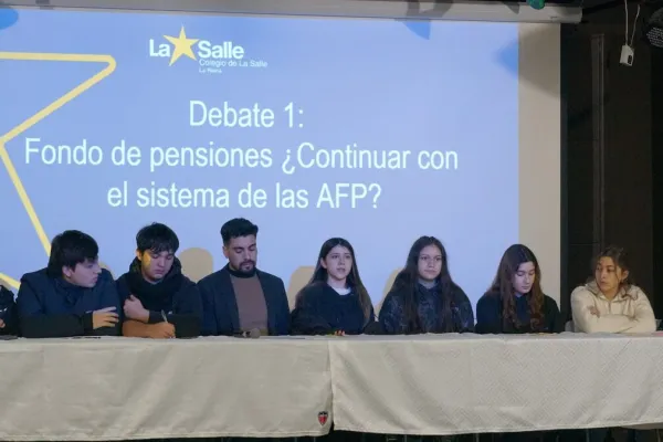 DEBATES EN EL ELECTIVO DE ECONOMÍA Y SOCIEDAD