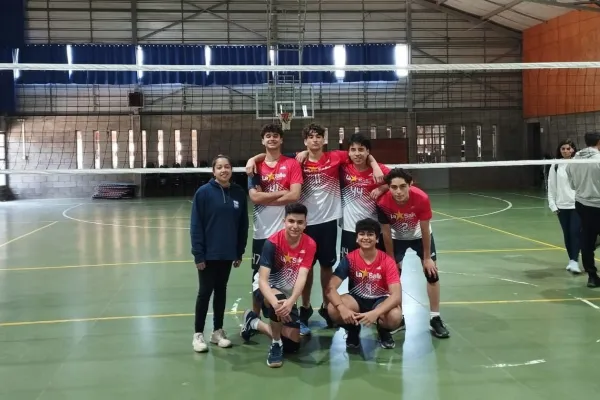 ¡NUEVAS CAMISETAS PARA EL TALLER DE VÓLEIBOL! 