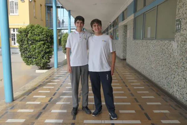 ESTUDIANTES DE III° MEDIO FINALISTAS DE LAS OLIMPIADAS DE FÍSICA