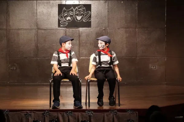 EL ESPECTACULO TEATRAL: 'TEATRALISEXTO'