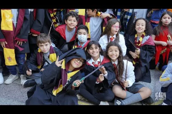 ¡EL DÍA DEL LIBRO FUE UNA FIESTA EN NUESTRA COMUNIDAD ESCOLAR!