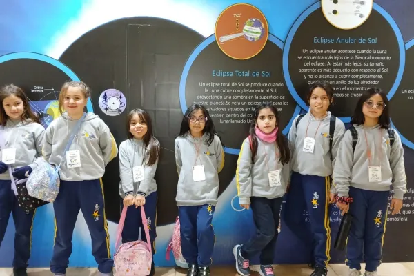 CON LA VISITA AL PLANETARIO, 3° BÁSICO CERRÓ LA UNIDAD 'LA TIERRA Y EL UNIVERSO' 