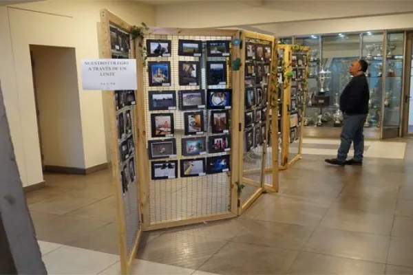  "Mi colegio a través del lente"