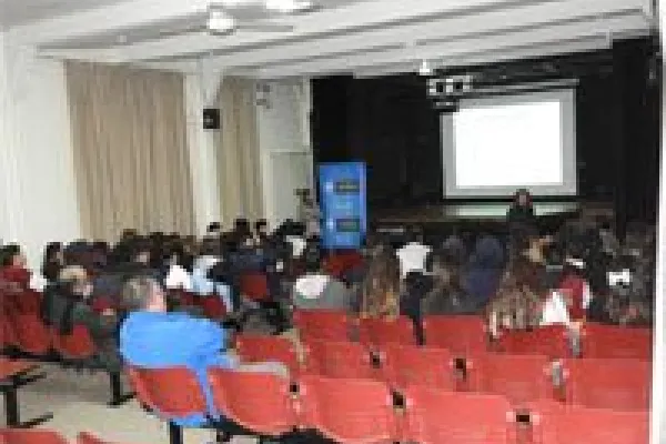 Charla para Cuartos medios