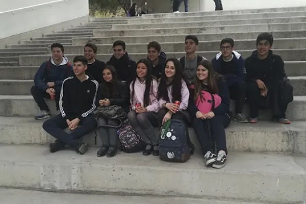 Alumnos de cuarto medio se acercan al ambiente universitario 