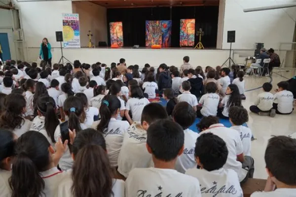 Laclaqueteatro se presenta en nuestro colegio
