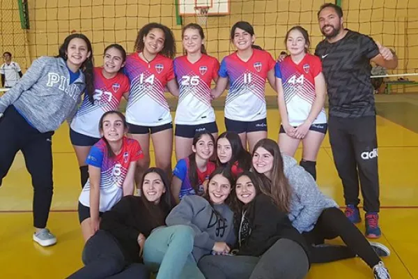 Delegación de voleibol damas participa en torneo