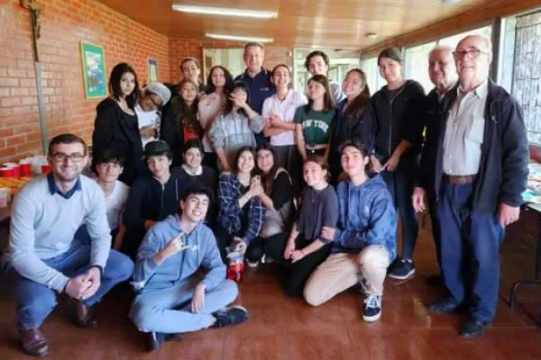 JÓVENES DE PASTORAL JUVENIL PARTICIPARON DEL COMEDOR SOLIDARIO