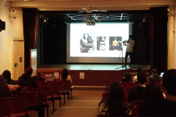 CHARLAS TED CON ESTUDIANTES DE III° MEDIO 