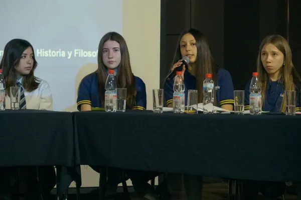 DEBATE ELECTIVO ECONOMÍA Y SOCIEDAD