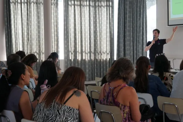TALLER ESTRATEGIAS PARA TRABAJAR CON ESTUDIANTES TEA