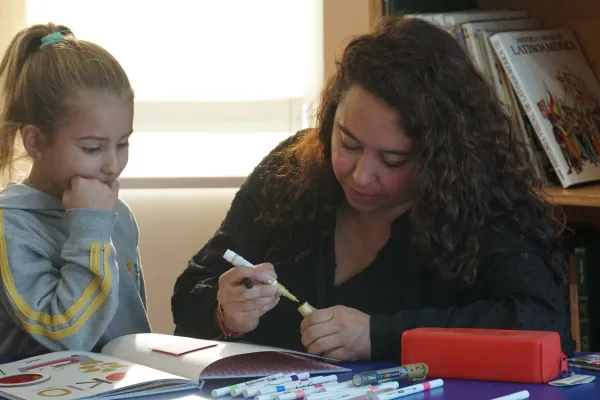 LA AUTORA DEL LIBRO 'TOKIO' VISITÓ NUESTRO COLEGIO