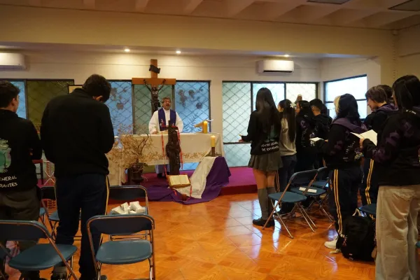 NUESTROS CUARTOS MEDIOS EN SU ÚLTIMA MISA DE CURSO
