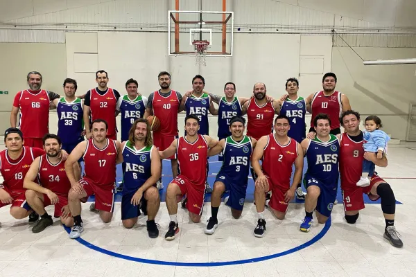 LES TRAEMOS NOTICIAS DEL EQUIPO DE BÁSQUETBOL DE EX ALUMNOS Y APODERADOS DE NUESTRO COLEGIO