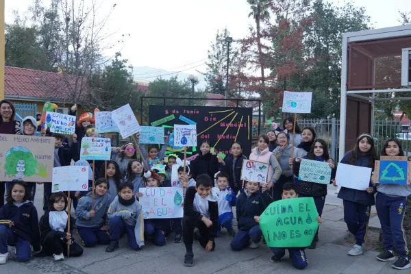 CARTELES, MÚSICA Y MENSAJES EN EL DÍA DEL MEDIO AMBIENTE