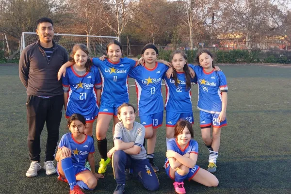 NUESTRAS FUTBOLISTAS VIAJARON A RECOLETA